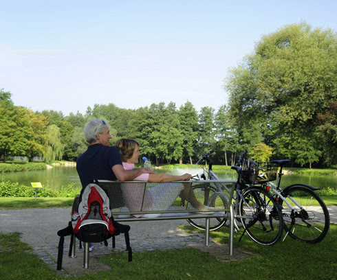 Der Naturpark Altmühltal lädt nicht nur zum Radfahren, sondern auch zum Pausieren und Entschleunigen ein. Bild: bfs / © Dirk Holst